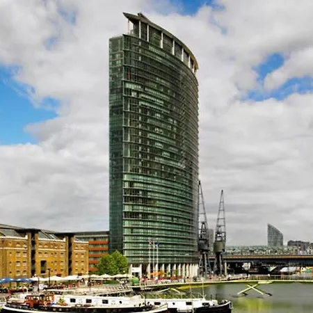 Hotel Marriott Executive London, Canary Wharf 5*