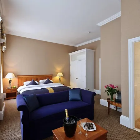 The Academy - Small Luxury Of The World 5*