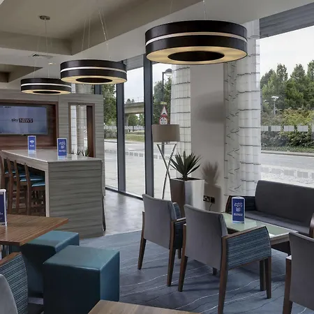 Holiday Express - Excel By Ihg Otel