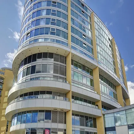 Crowne Plaza Battersea 4*