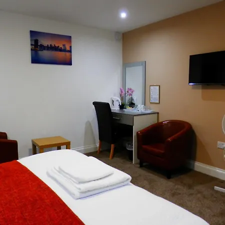 Bed and Breakfast Heathrow Travellers Hub 3*