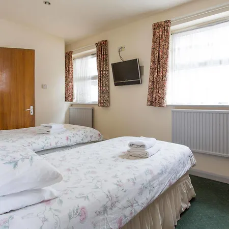 Oakwood Heathrow Bed & Breakfast 2*