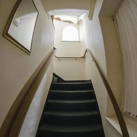 Oakwood Heathrow Bed & Breakfast 2*