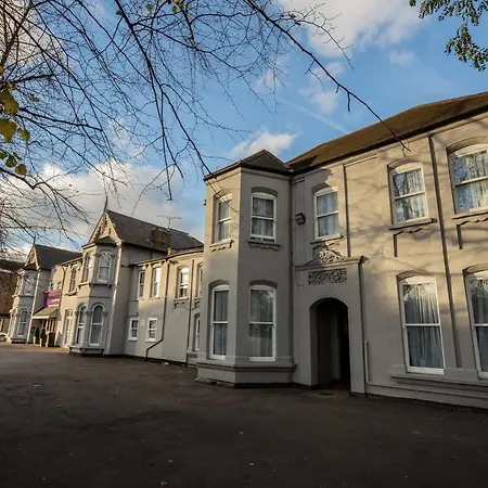 Newham Hotel 2*