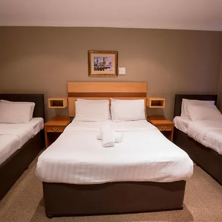 Newham Hotel 2*
