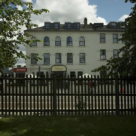 Pembury At Finsbury Park 3*