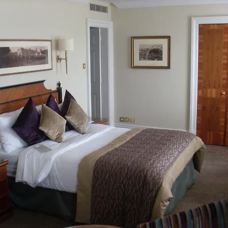 Hotel Hendon Hall 4*