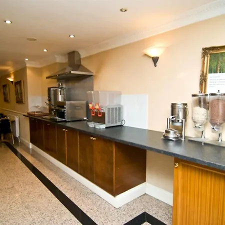 Alexandra Hotel 3*