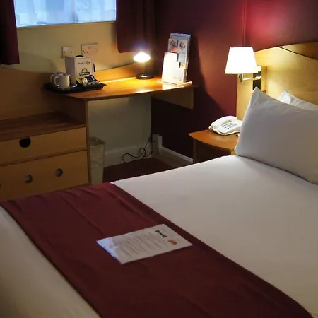 Waterloo Hub And Hotel 3*