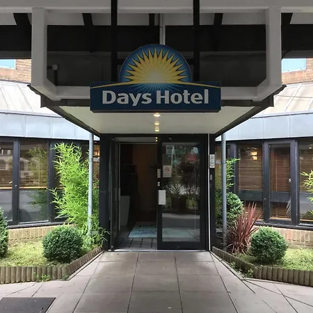 Waterloo Hub And Hotel