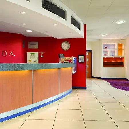 Ramada London North Hotel 4*