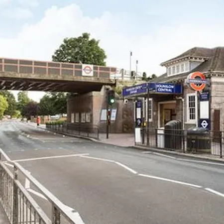 Hotel Ramada - Heathrow East Hounslow