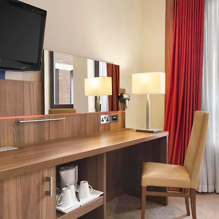 Ramada - Heathrow East 3*
