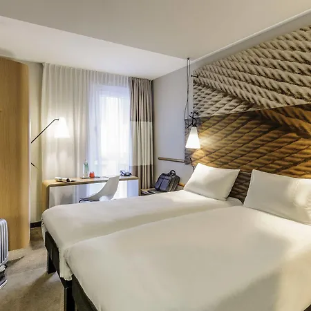 Ibis Greenwich 3*