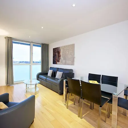 Staycity London Heathrow 4*