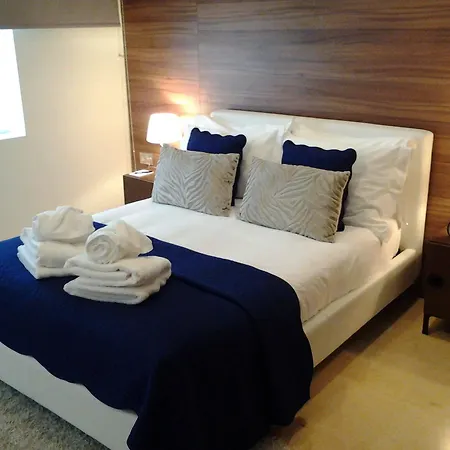 Room Home Stay 4* Londra