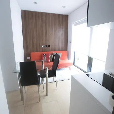 Room Home Stay Aparthotel