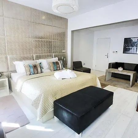 Room Home Stay 4* Londra