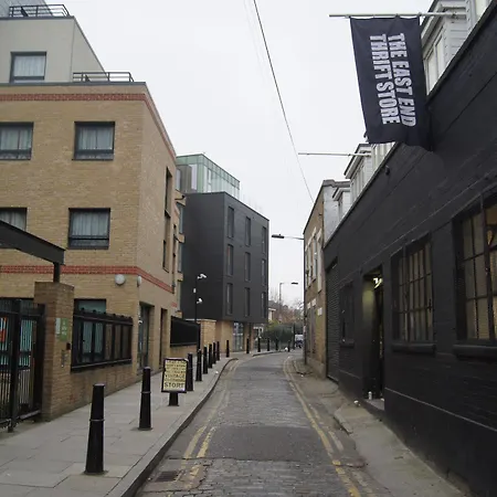 The 2* Londra