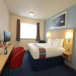 Travelodge Airport Szálloda