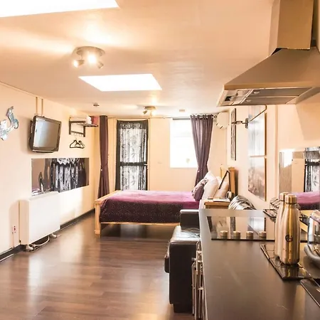 Avo 3* London