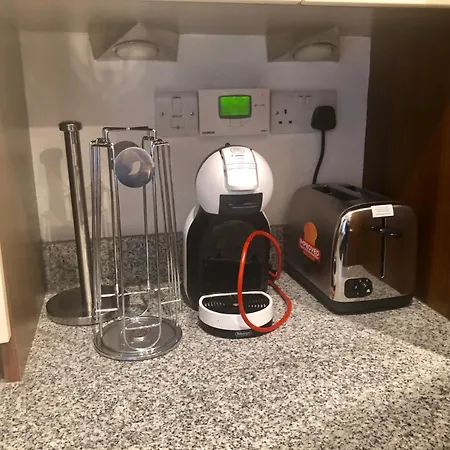 2 Bed Executive Next To Liverpool Street Free Wifi By Aparts *