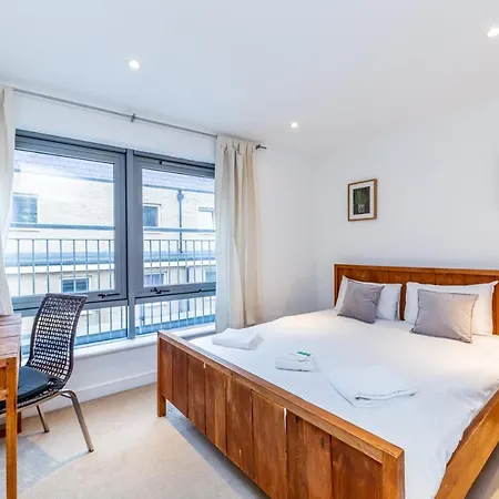 Apartment 2 Bed Executive Next To Liverpool Street Free Wifi By Aparts London