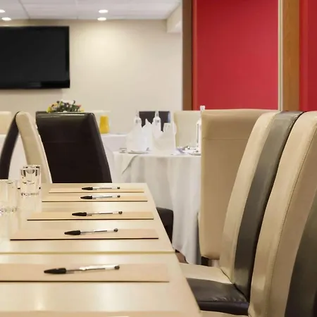 Hotel Ramada - Heathrow East 3*