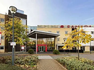Ramada London North Hotel 4*