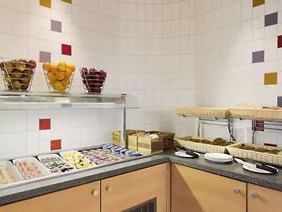 Ramada London North 4*
