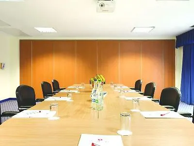 Ramada London North Hotel