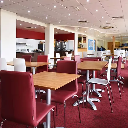 Travelodge Airport London