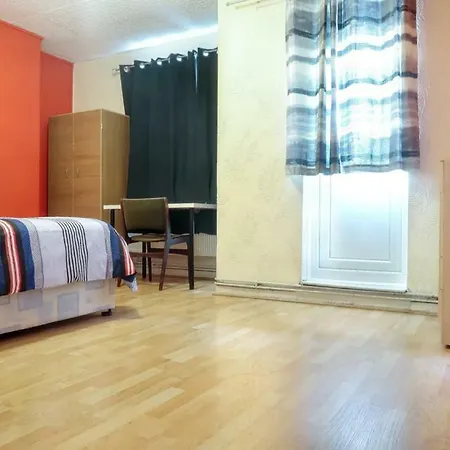 Homestay Maydwell House London