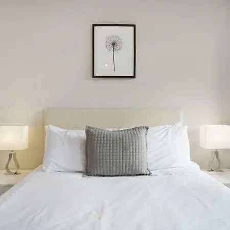 2 Bed Executive Penthouse Near Liverpool Street Free Wifi By Aparts Apartment *