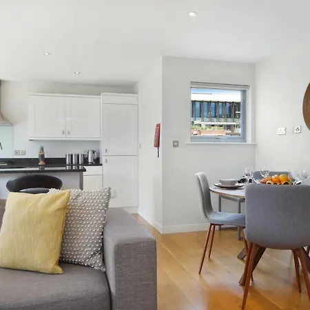 Apartment 2 Bed Executive Penthouse Near Liverpool Street Free Wifi By Aparts London