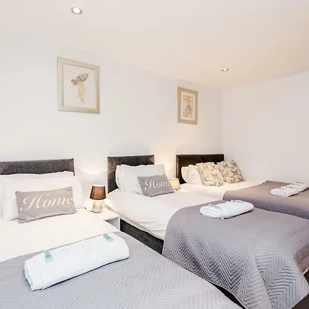 Premium Excel 3 & 2 Bedrooms Apartment *