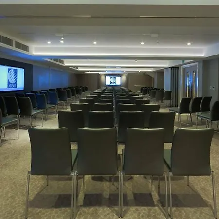 Hotel Hampton By Hilton 4*