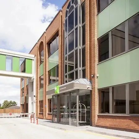 Ibis Styles London Heathrow Airport Hotel 3*
