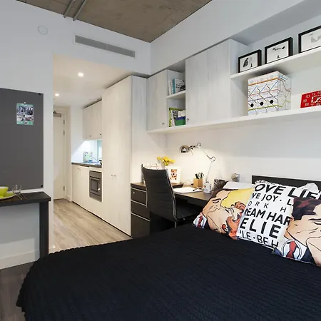 Pure Citystay Aldgate Apartment *