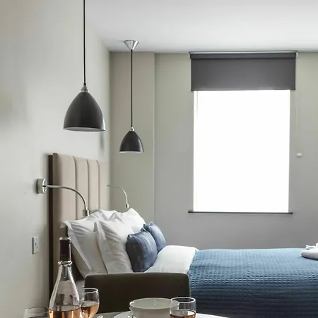Hotel Cove Cannon Street 4*