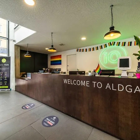 Hashtag Aldgate Campus Apartment London
