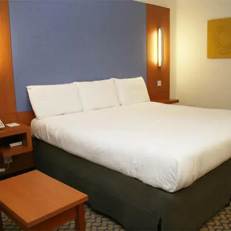 Hotel Ramada London North 4*
