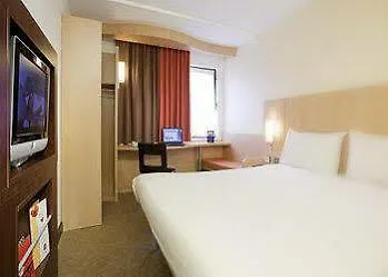 Ibis London Heathrow Airport 3* Hillingdon