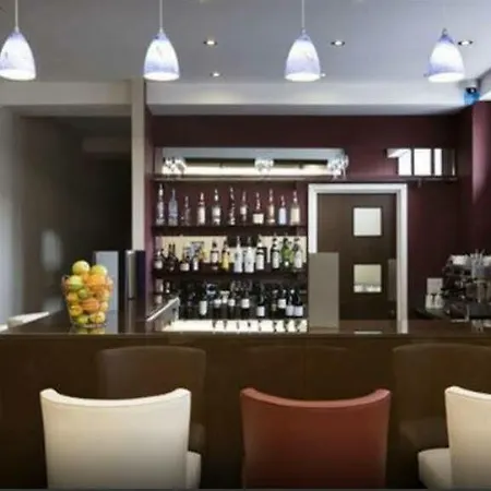Dolphin House Serviced Hotel