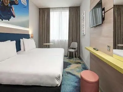 Ibis Styles London Heathrow Airport Hotel 3*