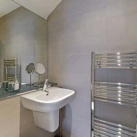 Tower Bridge Lux-townhouse 3*