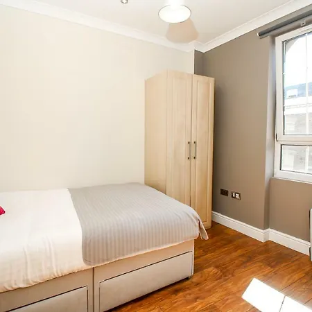 Guest house Private En-suite @ Liverpool Street, Brick Ln 3*