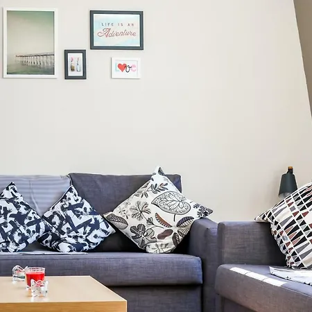 View Flat @ Liverpool St. Apartment *