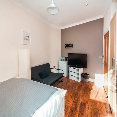 Guest house Private En-suite @ Liverpool Street, Brick Ln 3*