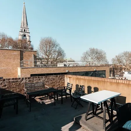 Private En-suite @ Liverpool Street, Brick Ln London